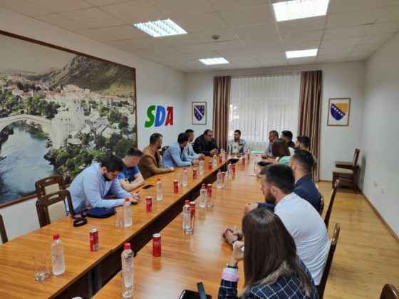Održan radno-konsultativni sastanak delegacija Asocijacije mladih SDA HNK i Asocijacije mladih SDA Livanjskog kantona
